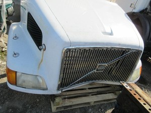 Used 2000 VOLVO/GMC/WHITE VNL Hood (Stock #102348)) Part Image
