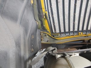 Used 2005 INTERNATIONAL 4300 Hood (Stock #102832)) Part Image