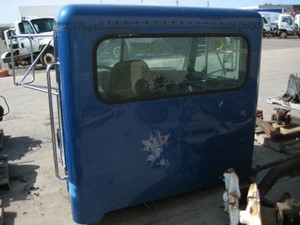 Used 2005 PETERBILT 330 Cab (Stock #97871)) Part Image