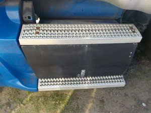 Used 2007 PETERBILT 387 Battery Box (Stock #100597)) Part Image