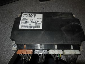 Used 2007 VOLVO 20744283-01 Chassis Control Module (Stock #95560)) Part Image