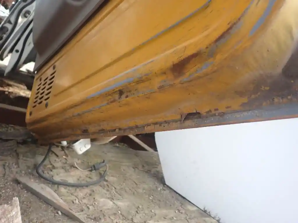Image 9 of part Used 1989 FORD F800 Door