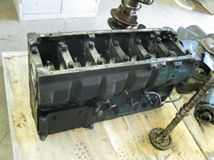 Used INTERNATIONAL DT466E Block (Stock #60828)) Part Image