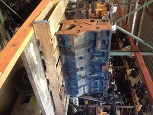 Used INTERNATIONAL DT466E Block (Stock #84336)) Part Image