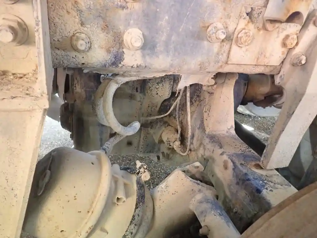 Image 2 of part Used 2001 ROCKWELL/MERTIOR RRL23160 Rear Rear (Tandem Rear or Single)