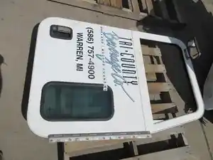 Used 2006 PETERBILT 335 Door (Stock #109243)) Part Image