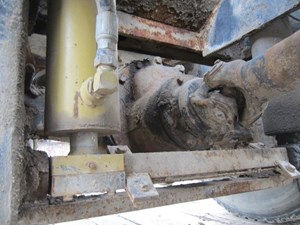 Used 1982 ROCKWELL/MERTIOR R140 Rear Rear (Tandem Rear or Single) (Stock #65716)) Part Image