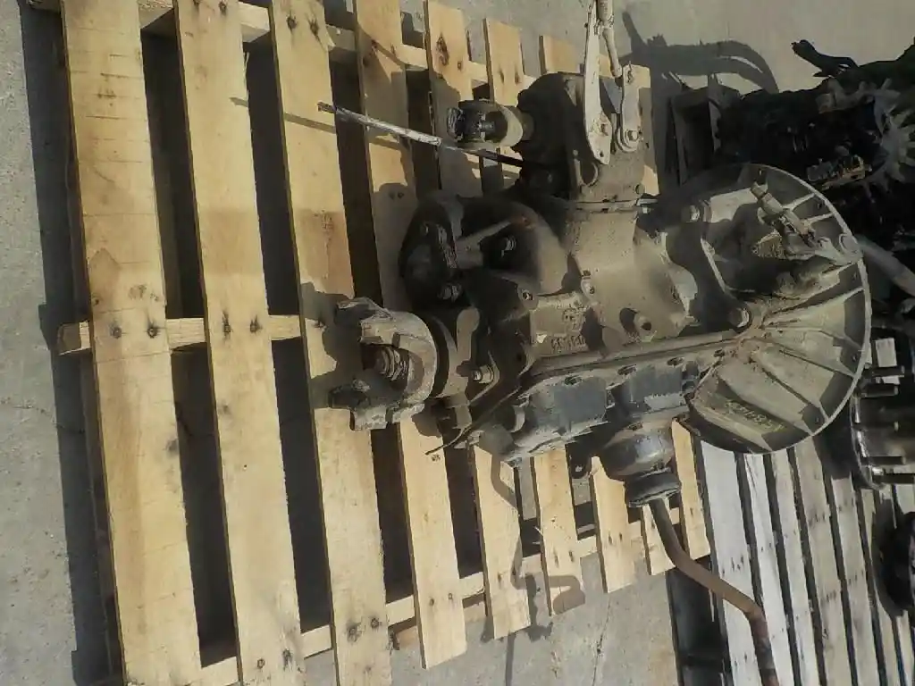 Image 2 of part Used 1989 FULLER FS5005B Transmission Assy