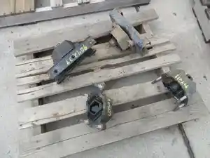 Used 2005 GMC - MEDIUM C5500 Engine Mount Image