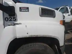 Used 2007 GMC - MEDIUM C6500 Hood (Stock #106402)) Part Image