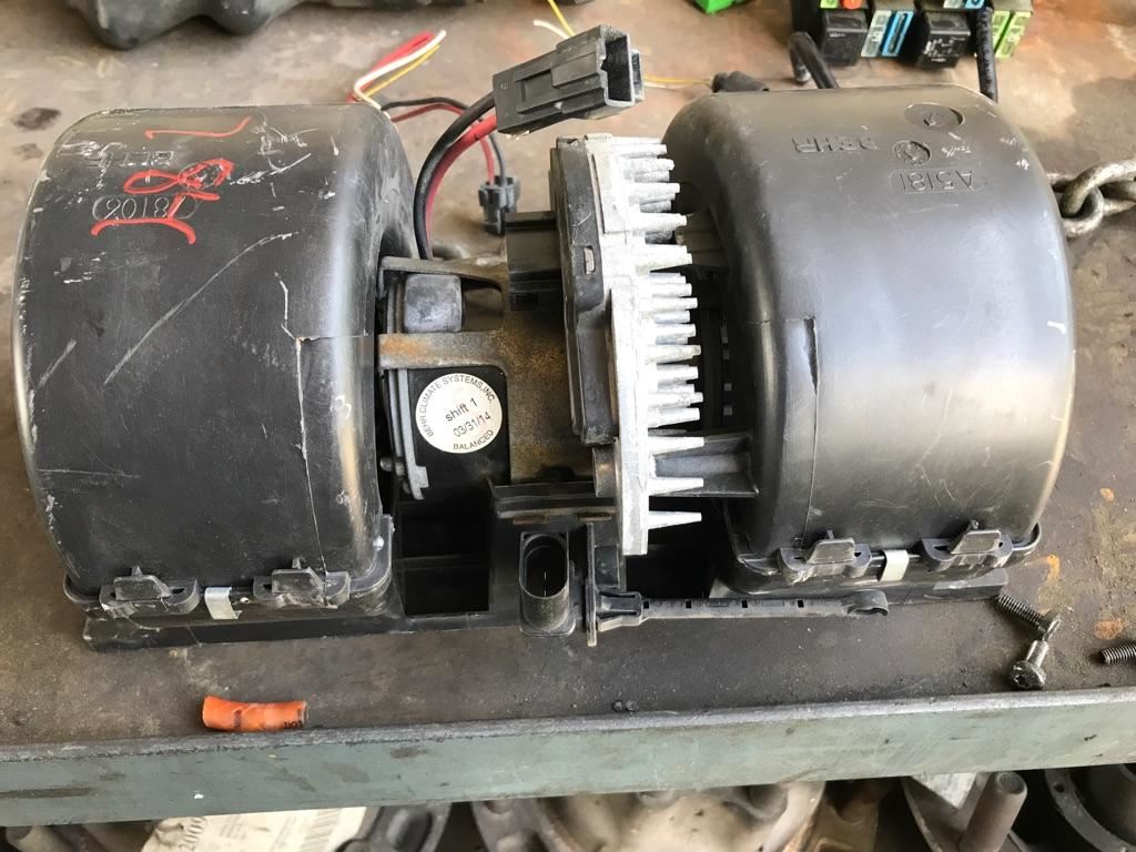 2005 VOLVO VNL (Stock 24753) Blower Motors TPI