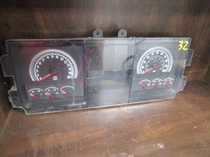 New Mack Anthem Instrument Cluster (Stock #DASH-32)) Part Image