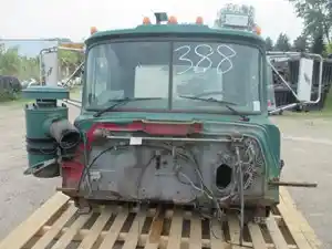 Used 1990 Mack RB690S Cab (Stock #CAB-388)) Part Image