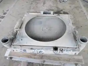Used 2001 Mack RD Radiator (Stock #RADIATOR-922)) Part Image