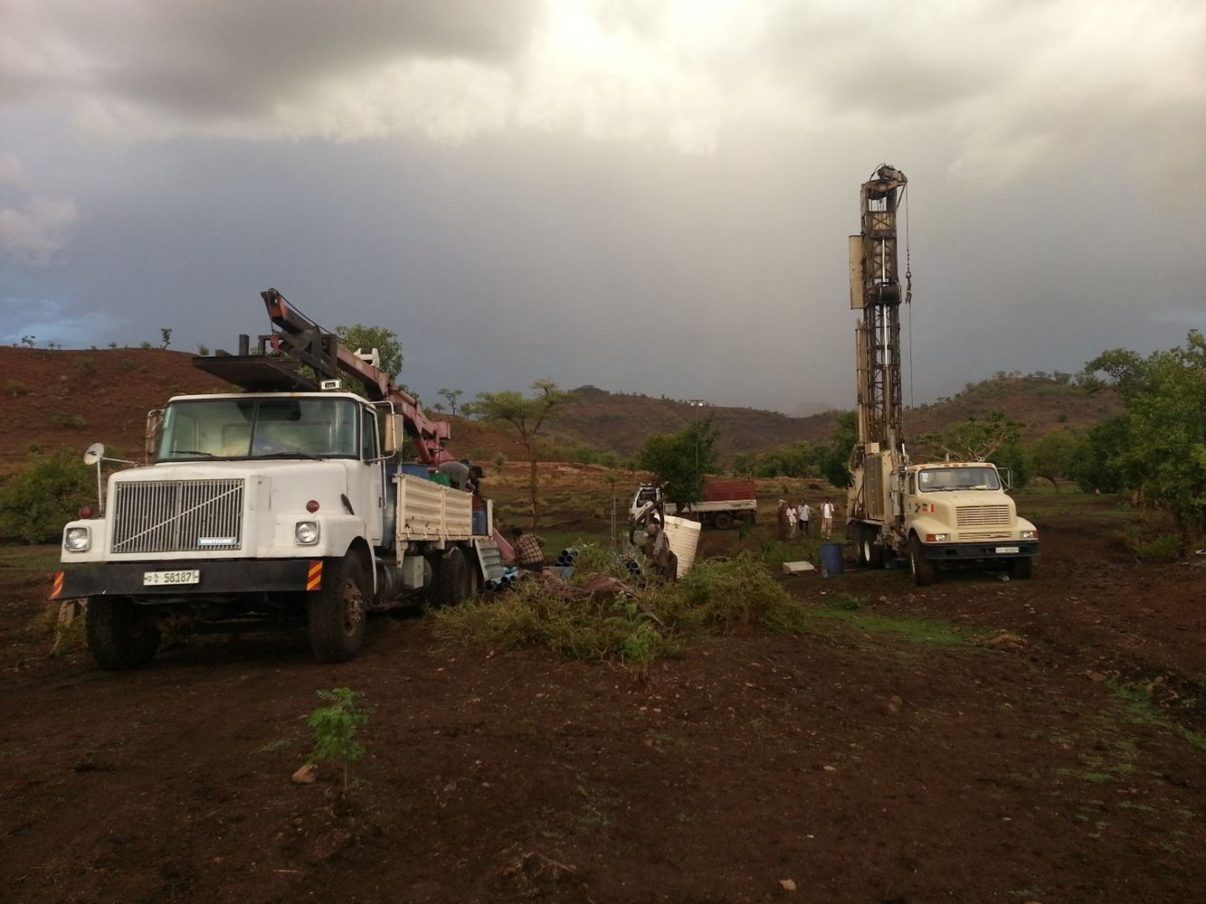 Image 2 of truck Salvage 1982 Ford CL9000 Day Cab 