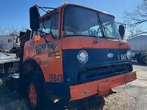 Salvage 1987 Ford C800 - 2052