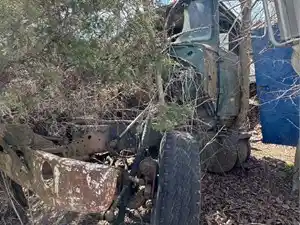 Salvage 1980 Ford L8000 - U-L3-9A 1980 Ford Cab