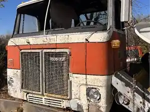 Salvage 1980 VolvoWhiteGMC ROAD BOSS 2 - U-L3-3 1980 GMC Cabover