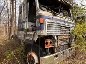 Salvage 1981 Mack Other - U-L3-15B 1981 Mack Cabover
