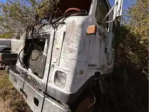 Salvage 1982 VolvoWhiteGMC ROAD BOSS 2 - U-L3-3 1982 GMC Cabover