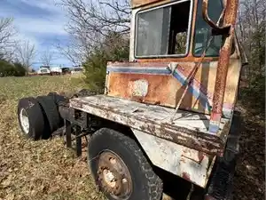 Salvage 1985 Other Other - U-L3-9C Orange & White Spotter