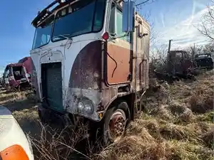 1985 Kenworth K100 Cabover Truck for Parts (Stock #U-L4-5 1985 Kenworth Cab Over)) Part Image