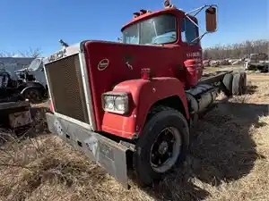 Salvage 1987 Mack WESTERN CONTRACTOR - 5064