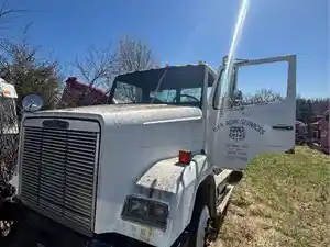 Salvage 1989 Freightliner FLC112 - 4105