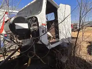 Salvage 1989 International F-8300 - 3411