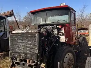 Salvage 1989 Mack CH613 - 5002