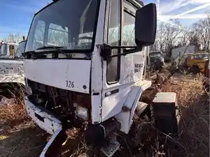 Salvage 1990 Ford LOW CAB FORWARD - U-L4-17B 1990 Ford Tilt Cab