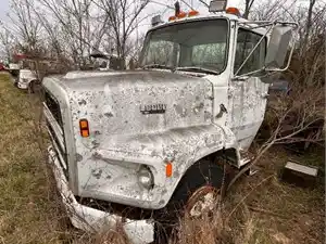 Salvage 1990 Ford LS8000 - 2274