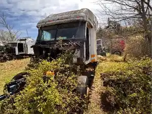 Salvage 1990 Freightliner Century Class - U-L4-4 1990 Freightliner Century Classic
