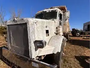 Salvage 1990 Peterbilt Other - U-L3-7 1990 Peterbilt Other