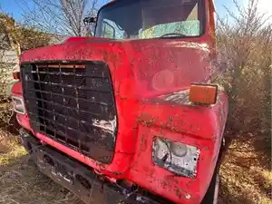 Salvage 1991 Ford 8000 - U-L4-7 1991 Ford 8000