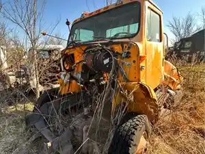 Salvage 1991 International F-8100 - 3379