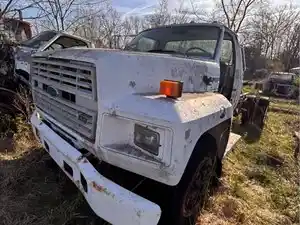 Salvage 1992 Ford F700 - 2729