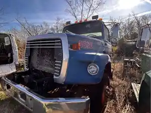 Salvage 1992 Ford LS8000 - 2769