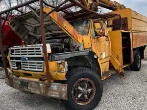Salvage 1993 Ford F800 - U-L1-8A 90s FO F800