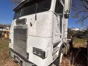 Salvage 1993 Freightliner FL Cabover - U-L4-12C 1993 Freightliner Cabover