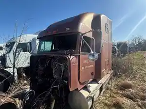 Salvage 1993 Freightliner FLD120 - 2284