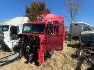 Salvage 1994 Freightliner CLASSIC XL - 3535