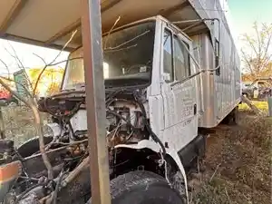 Salvage 1995 Freightliner FL70 - 3610