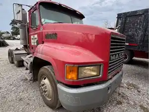 Salvage 1996 Mack CH613 - 5227