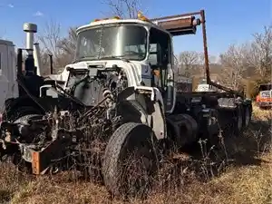Salvage 2000 Mack RB688S - 4483
