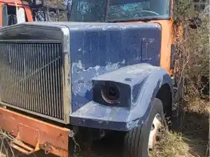Salvage 1995 VolvoWhiteGMC Other - U-L4-10 whit