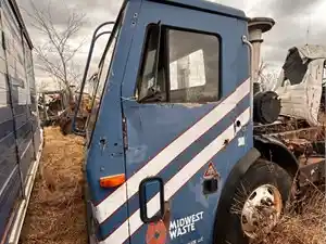 Salvage 1996 Mack LE613 - 3453