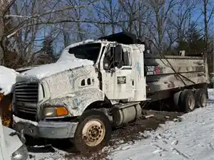 Salvage 1997 Ford AT9513 Aeromax 113 - 4307