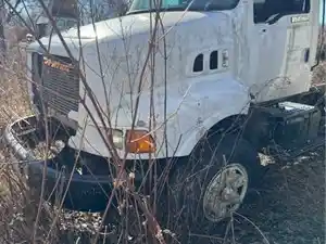 Salvage 1997 Ford LT8513 Louisville 113 - 4572