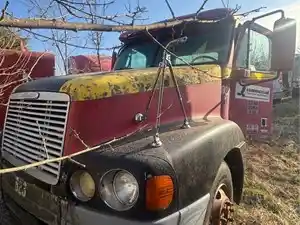 Salvage 1998 Freightliner Century Class C120 - 3073